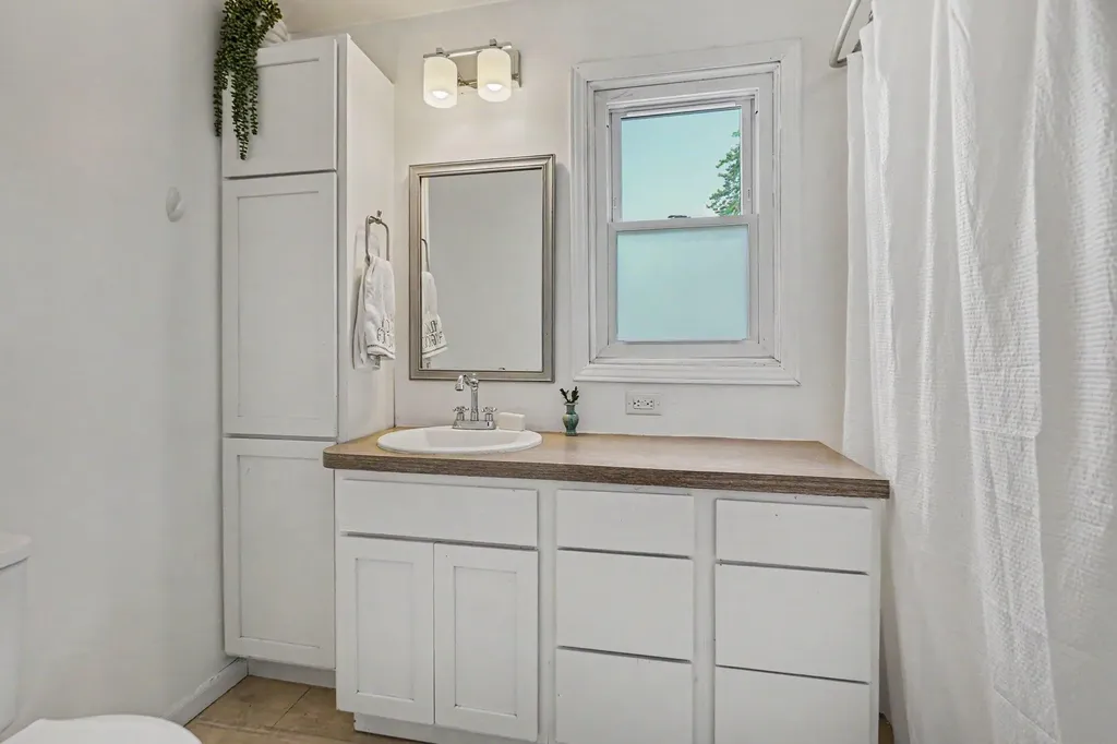 37 W Garfield Avenue Zeeland City MI 49464