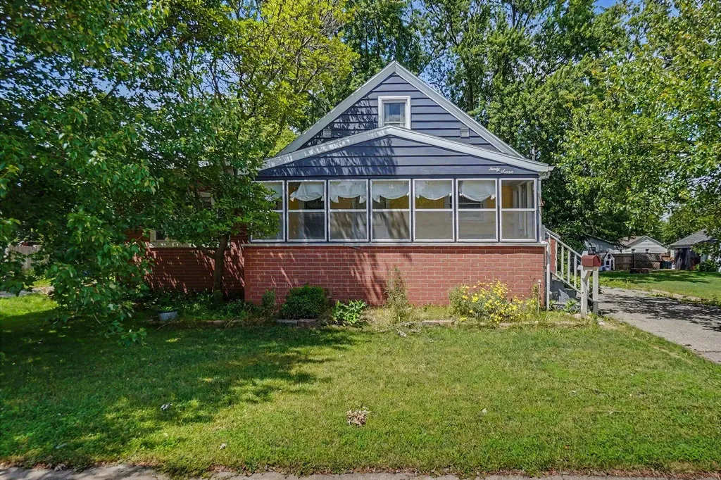 37 W Garfield Avenue Zeeland City MI 49464