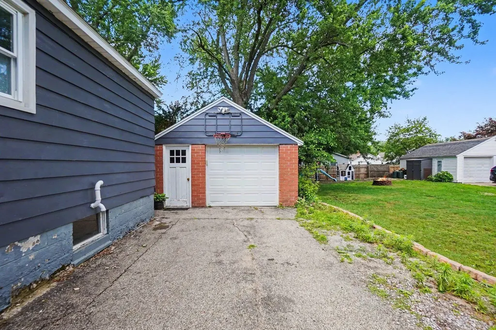 37 W Garfield Avenue Zeeland City MI 49464