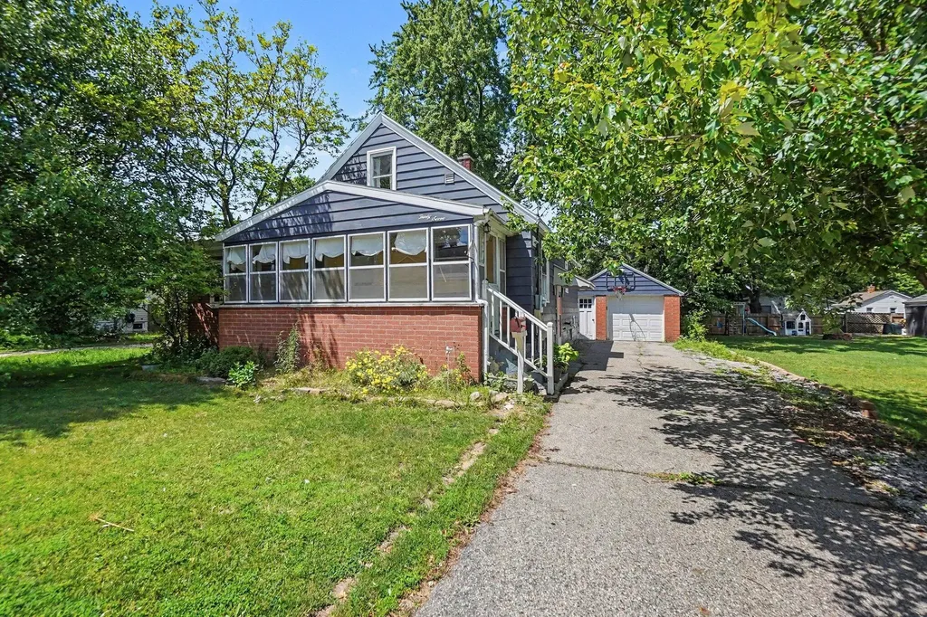 37 W Garfield Avenue Zeeland City MI 49464