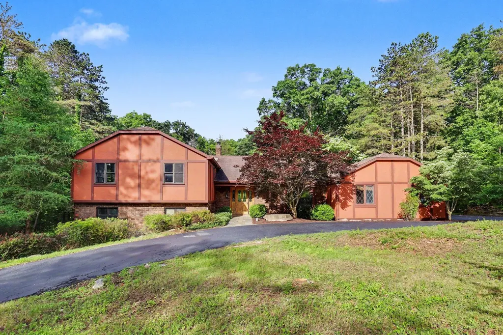 8735 Glen Nevis Road NE Ada Township MI 49301