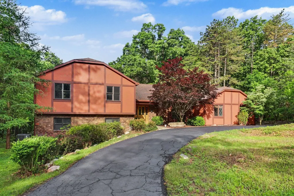 8735 Glen Nevis Road NE Ada Township MI 49301