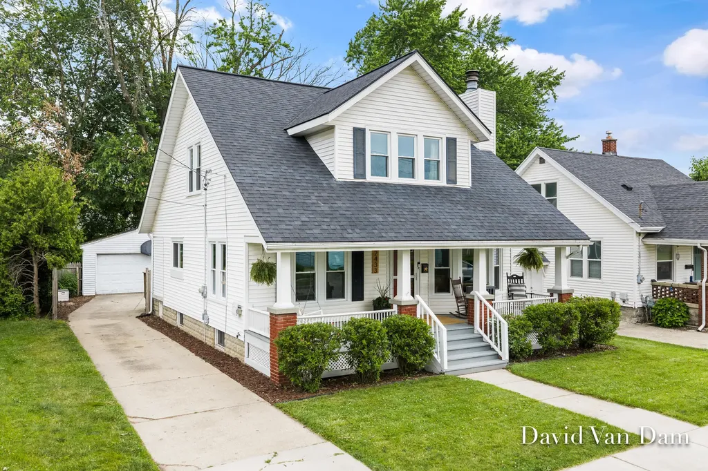 2433 Wyoming Avenue SW Wyoming City MI 49519