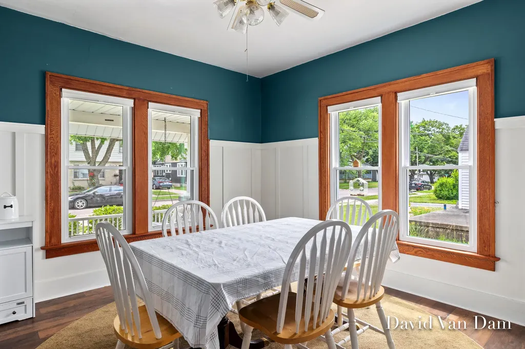 2433 Wyoming Avenue SW Wyoming City MI 49519