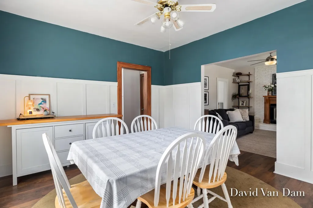 2433 Wyoming Avenue SW Wyoming City MI 49519