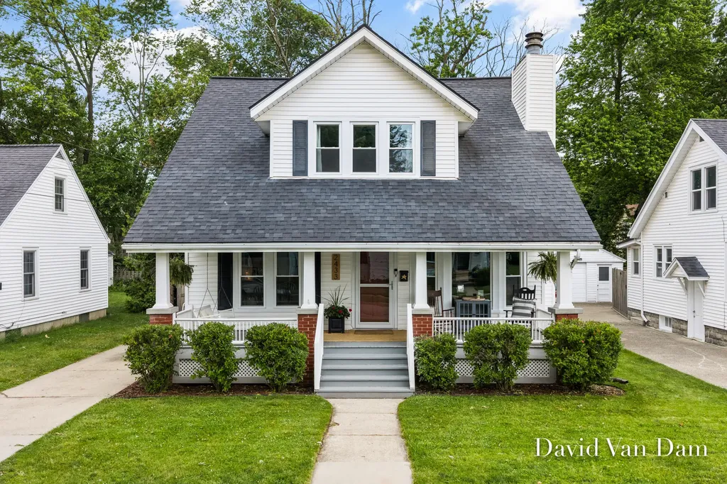2433 Wyoming Avenue SW Wyoming City MI 49519