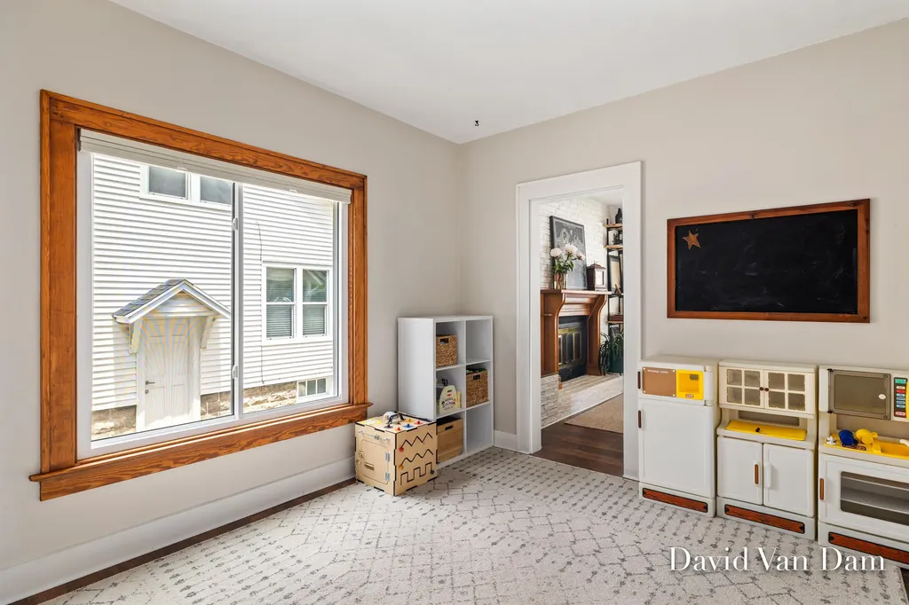 2433 Wyoming Avenue SW Wyoming City MI 49519
