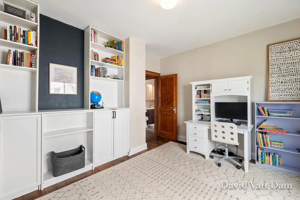 2433 Wyoming Avenue SW Wyoming City MI 49519