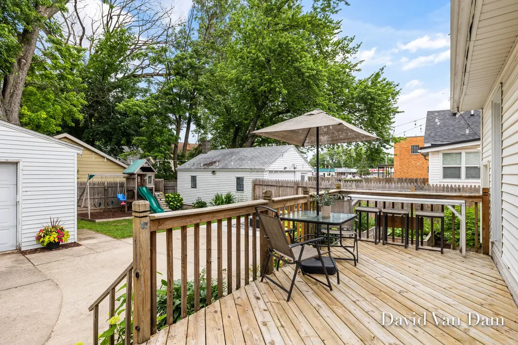 2433 Wyoming Avenue SW Wyoming City MI 49519