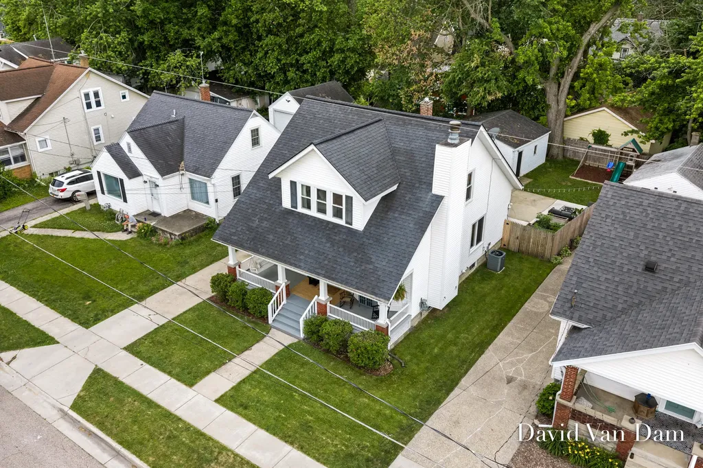 2433 Wyoming Avenue SW Wyoming City MI 49519