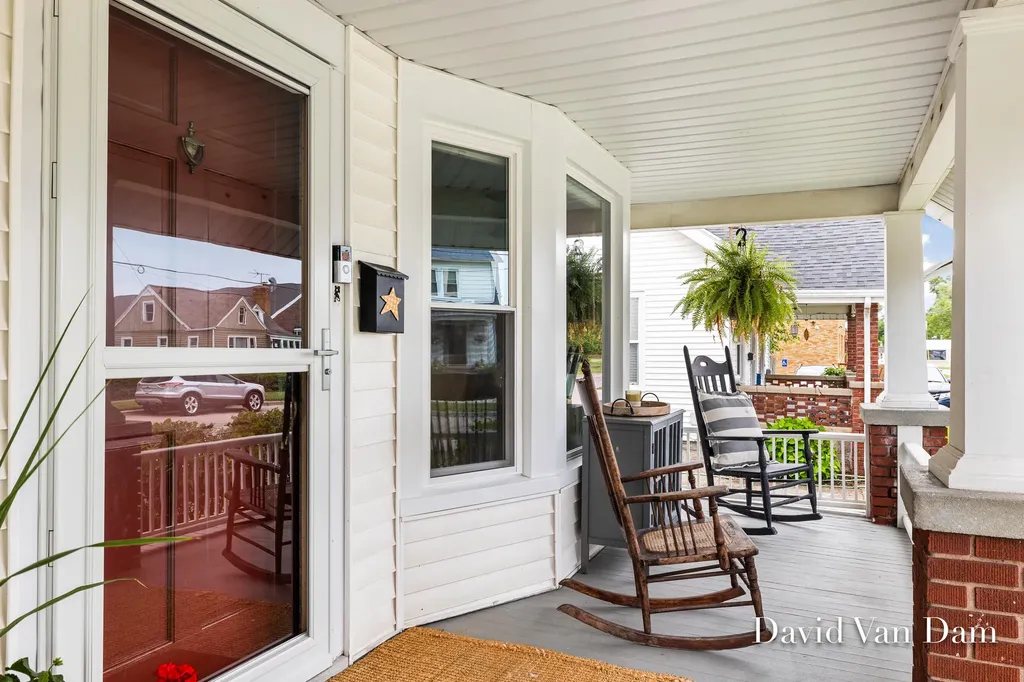 2433 Wyoming Avenue SW Wyoming City MI 49519