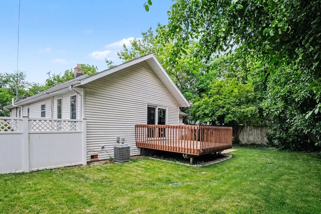 1100 Breton Road SE East Grand Rapids City MI 49506