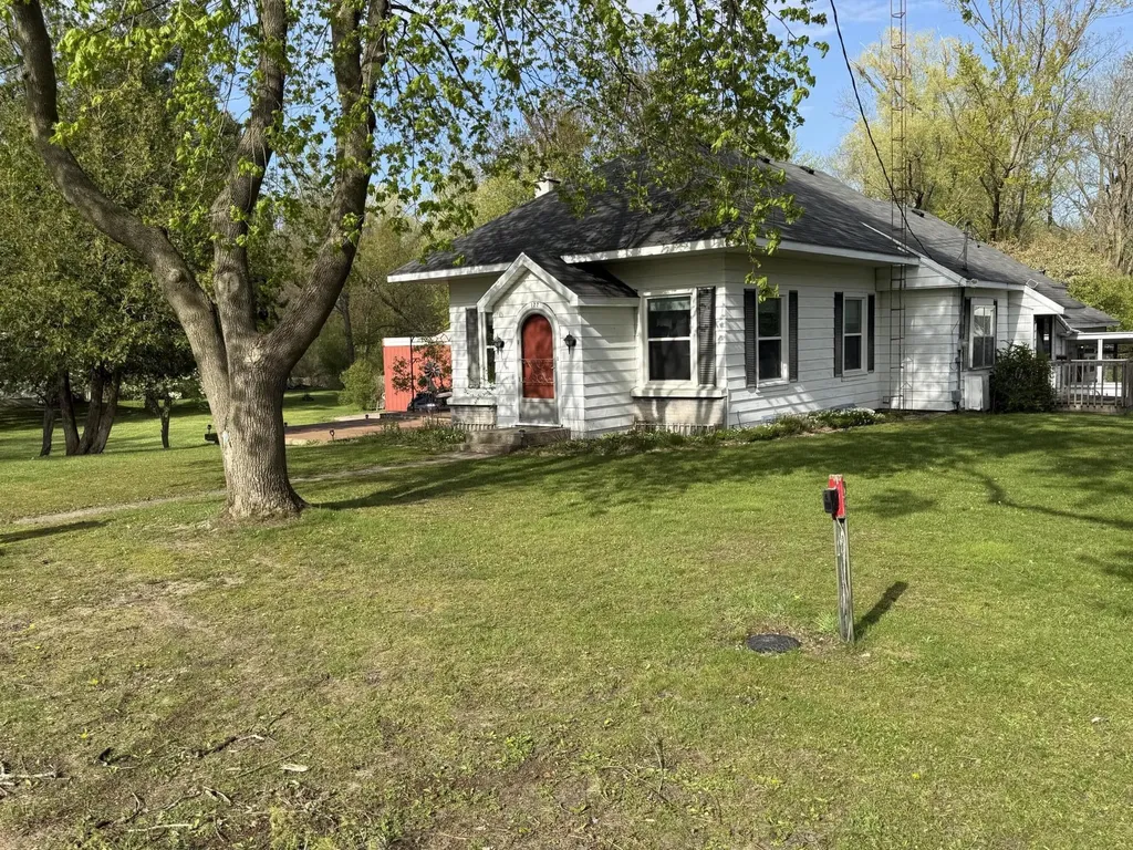 122 N Sherman Street Unknown City MI 49329