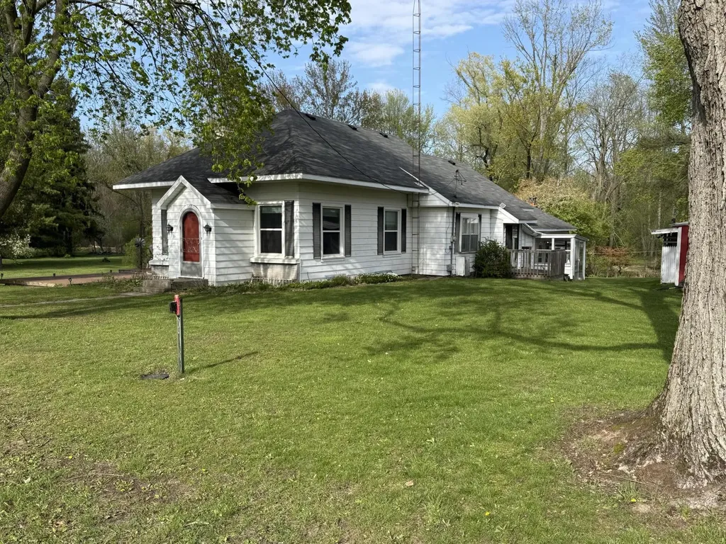 122 N Sherman Street Unknown City MI 49329