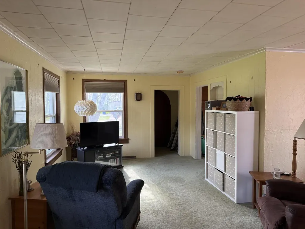 122 N Sherman Street Unknown City MI 49329
