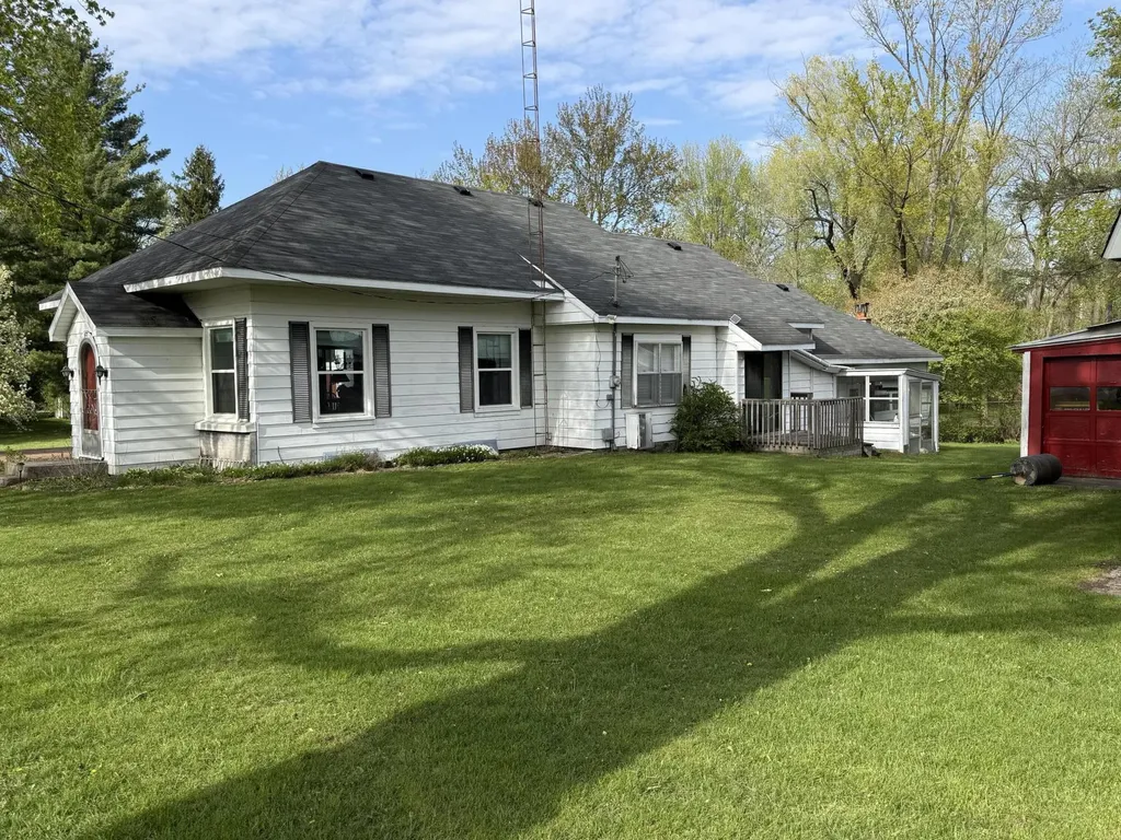 122 N Sherman Street Unknown City MI 49329