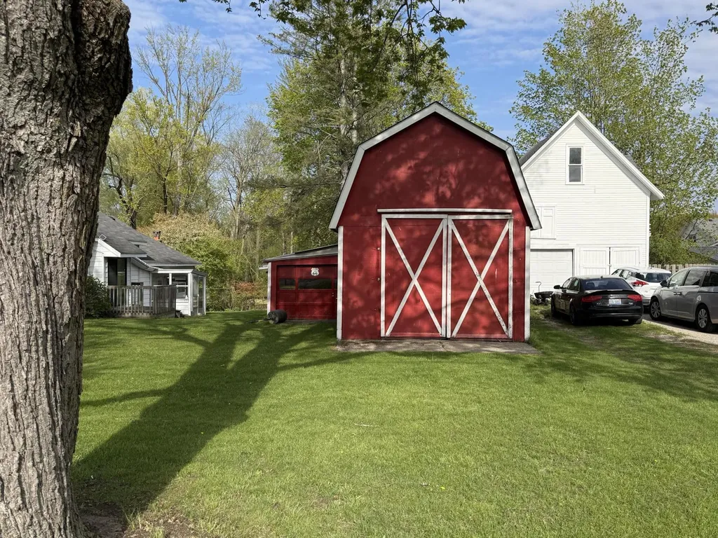 122 N Sherman Street Unknown City MI 49329