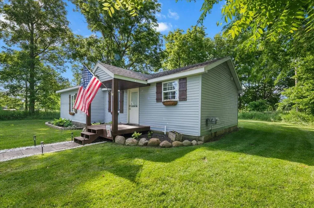5438 Ionia Road Orange Township MI 48875