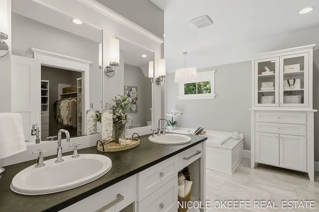 566 Stonehenge Drive SW Georgetown Charter Township MI 49418