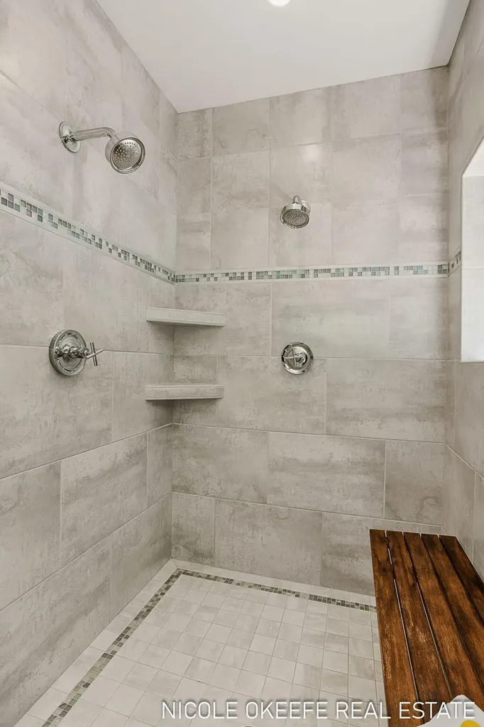 566 Stonehenge Drive SW Georgetown Charter Township MI 49418