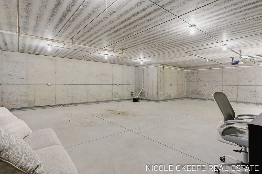 566 Stonehenge Drive SW Georgetown Charter Township MI 49418