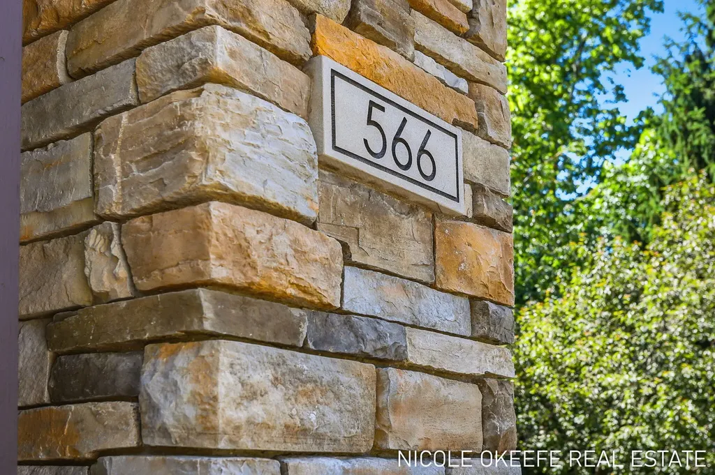 566 Stonehenge Drive SW Georgetown Charter Township MI 49418