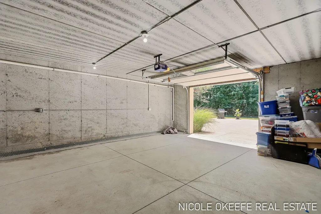 566 Stonehenge Drive SW Georgetown Charter Township MI 49418
