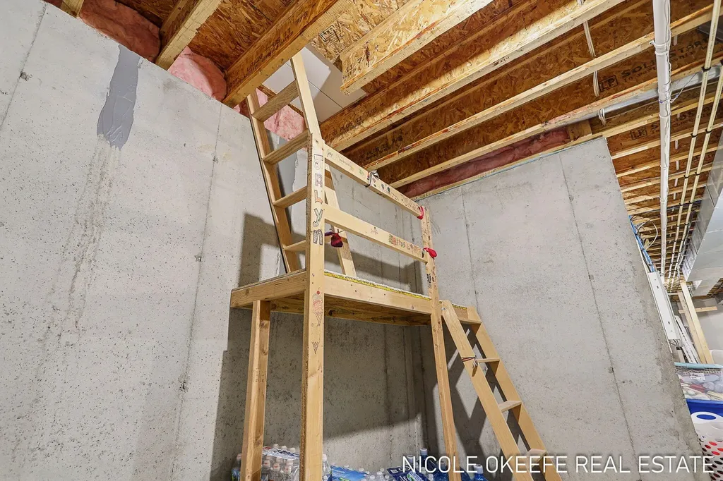 566 Stonehenge Drive SW Georgetown Charter Township MI 49418