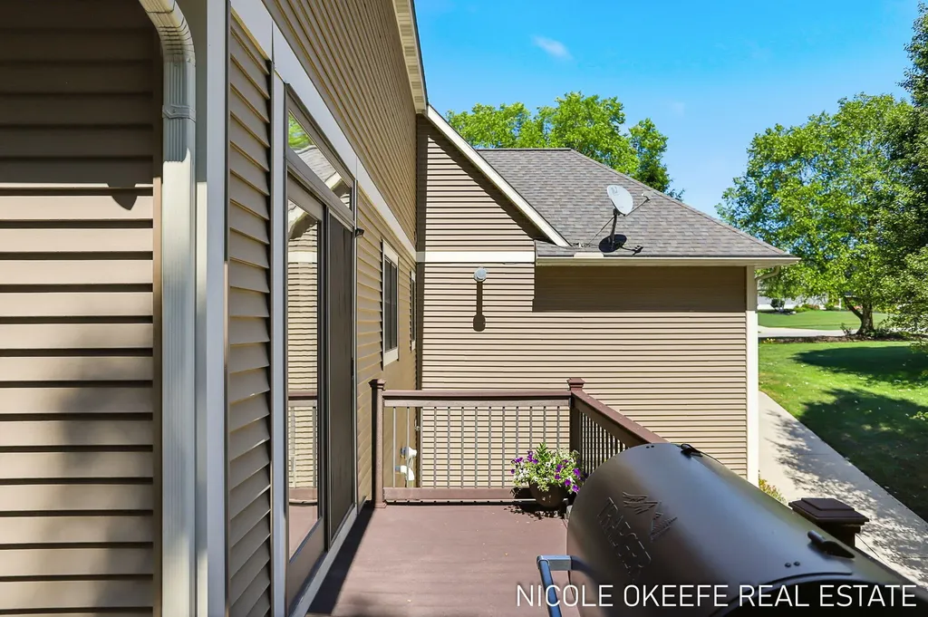 566 Stonehenge Drive SW Georgetown Charter Township MI 49418