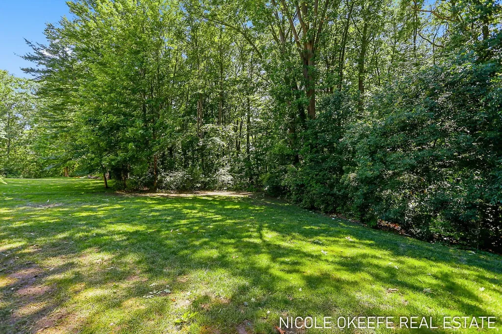566 Stonehenge Drive SW Georgetown Charter Township MI 49418