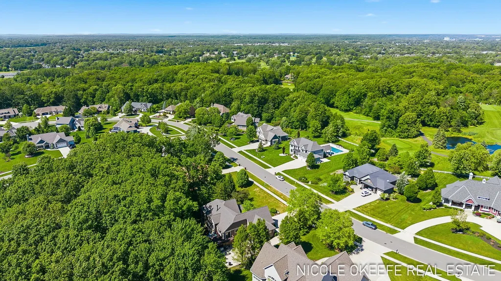 566 Stonehenge Drive SW Georgetown Charter Township MI 49418
