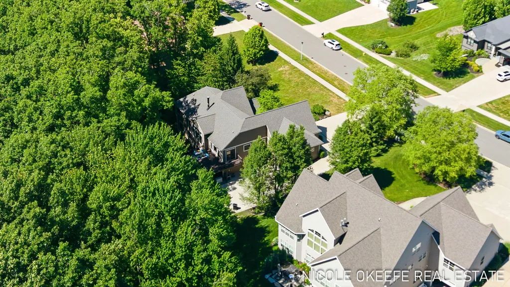 566 Stonehenge Drive SW Georgetown Charter Township MI 49418