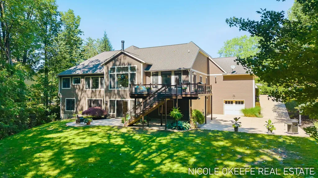 566 Stonehenge Drive SW Georgetown Charter Township MI 49418