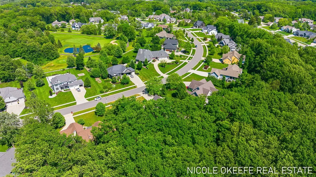 566 Stonehenge Drive SW Georgetown Charter Township MI 49418
