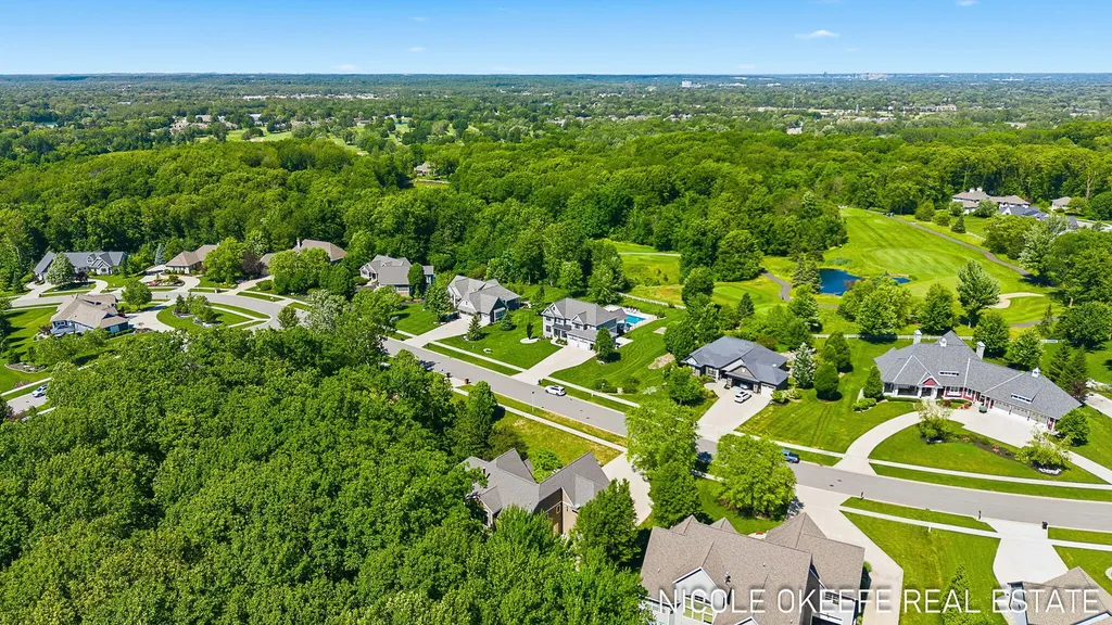 566 Stonehenge Drive SW Georgetown Charter Township MI 49418