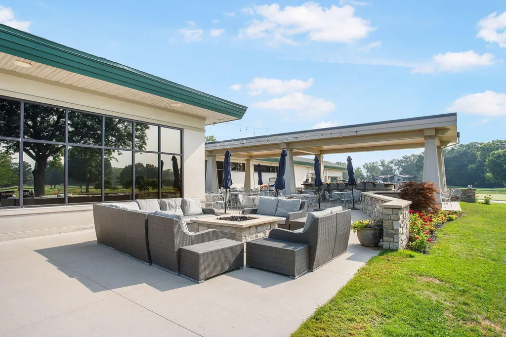 566 Stonehenge Drive SW Georgetown Charter Township MI 49418