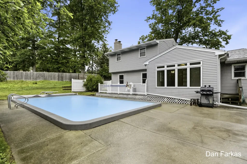 4380 Knickerbocker Court SW Wyoming City MI 49519