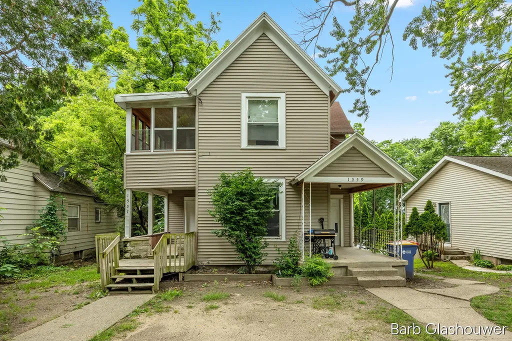 1559 Forrest Avenue NE Grand Rapids City MI 49505