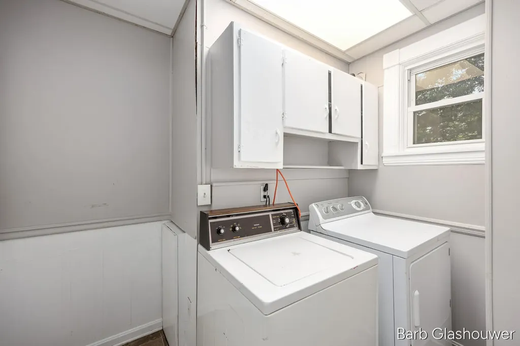 1559 Forrest Avenue NE Grand Rapids City MI 49505