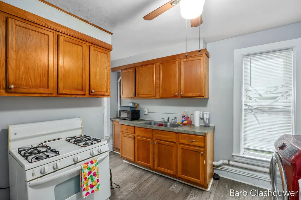1559 Forrest Avenue NE Grand Rapids City MI 49505