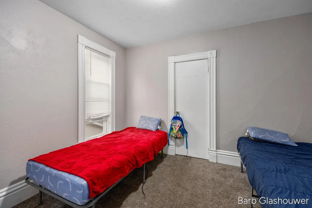 1559 Forrest Avenue NE Grand Rapids City MI 49505