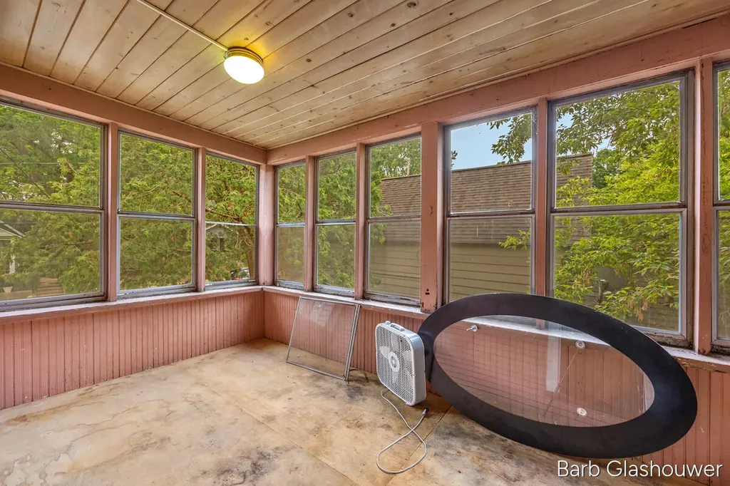 1559 Forrest Avenue NE Grand Rapids City MI 49505