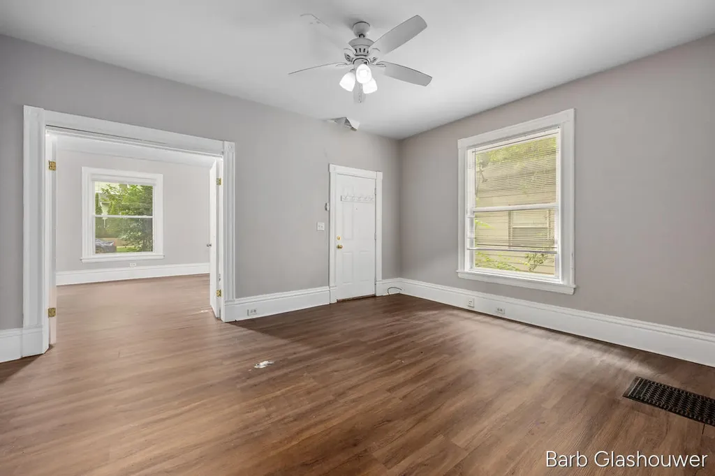 1559 Forrest Avenue NE Grand Rapids City MI 49505