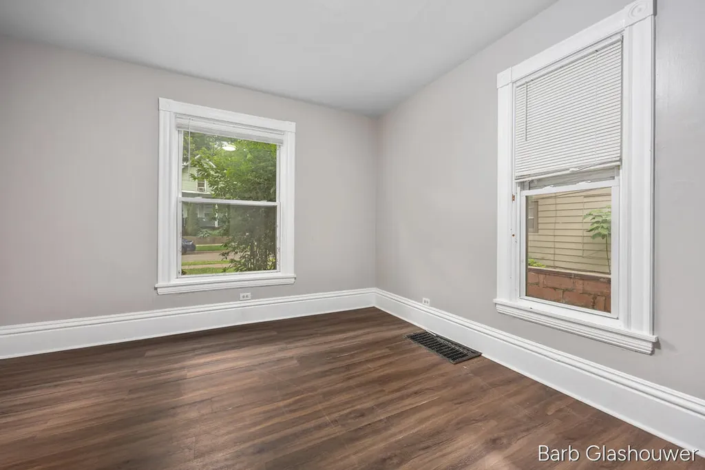 1559 Forrest Avenue NE Grand Rapids City MI 49505