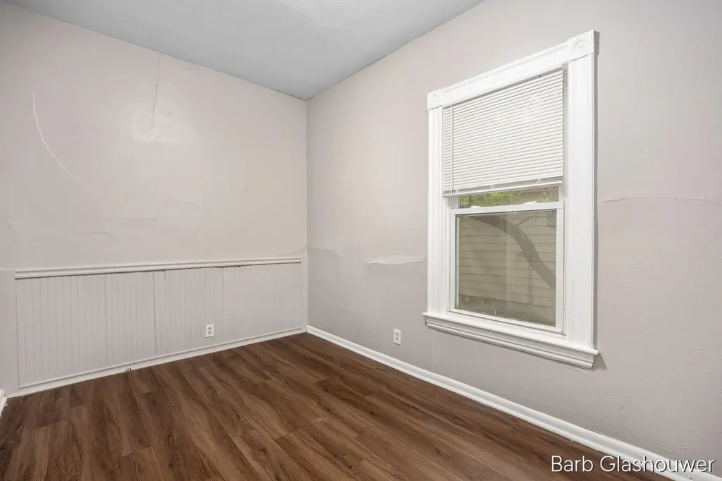 1559 Forrest Avenue NE Grand Rapids City MI 49505