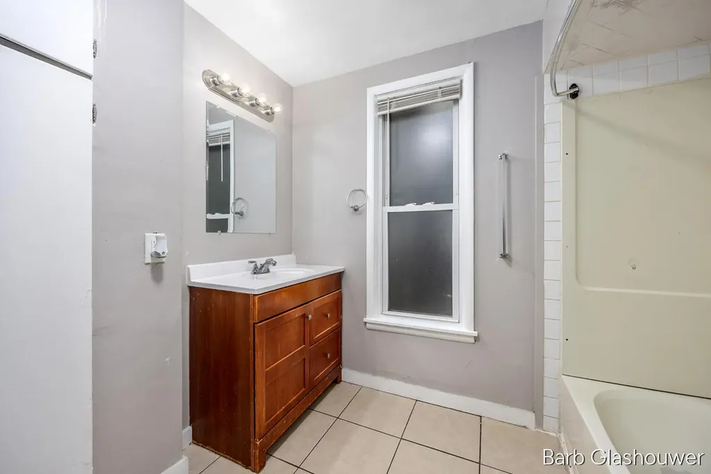 1559 Forrest Avenue NE Grand Rapids City MI 49505