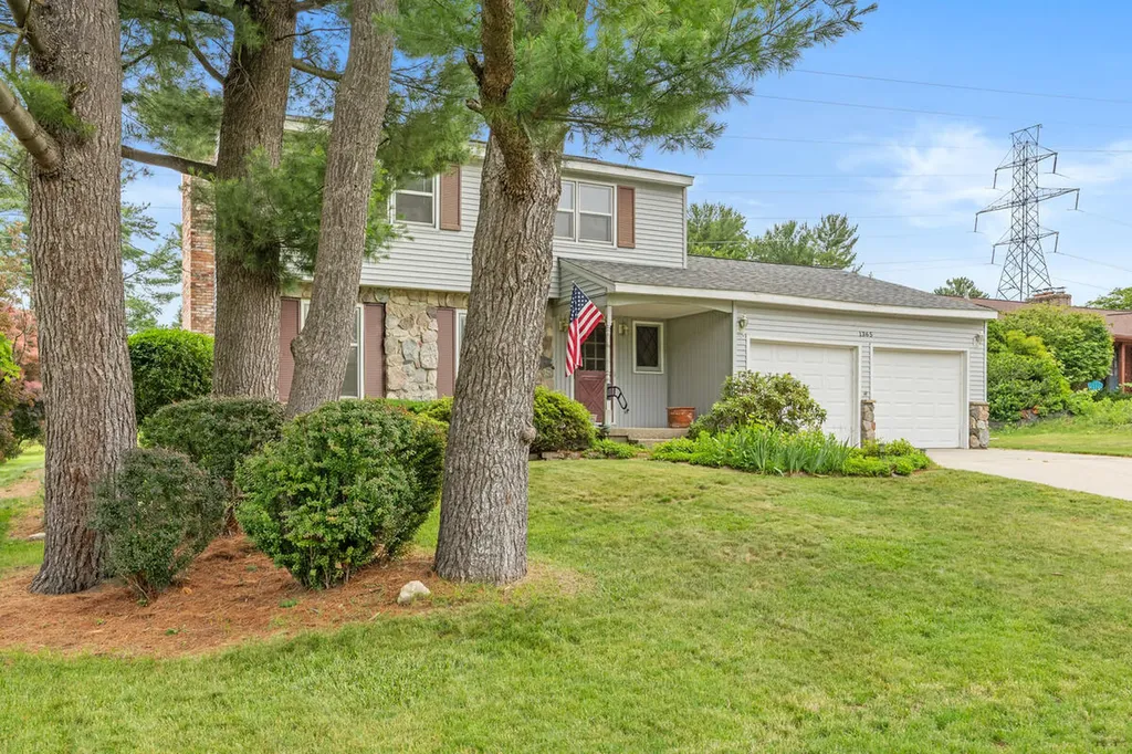 1365 Marwood Drive SE Kentwood City MI 49508
