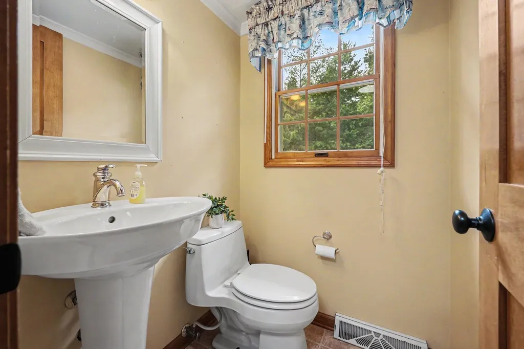 579 Venna Place Coopersville City MI 49404