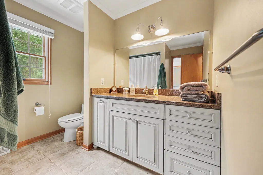 579 Venna Place Coopersville City MI 49404