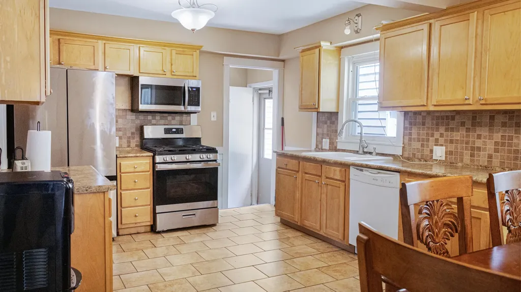 319 Holly Street SW Wyoming City MI 49548